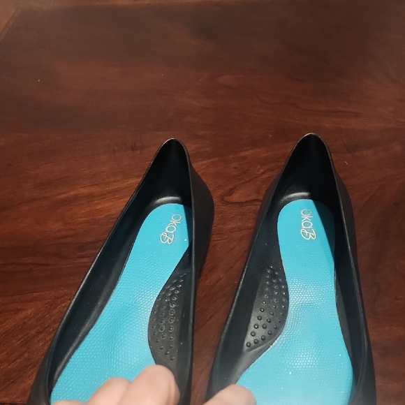 OKA b. Black Flats with Silver Heart Accent - Picture 4 of 6